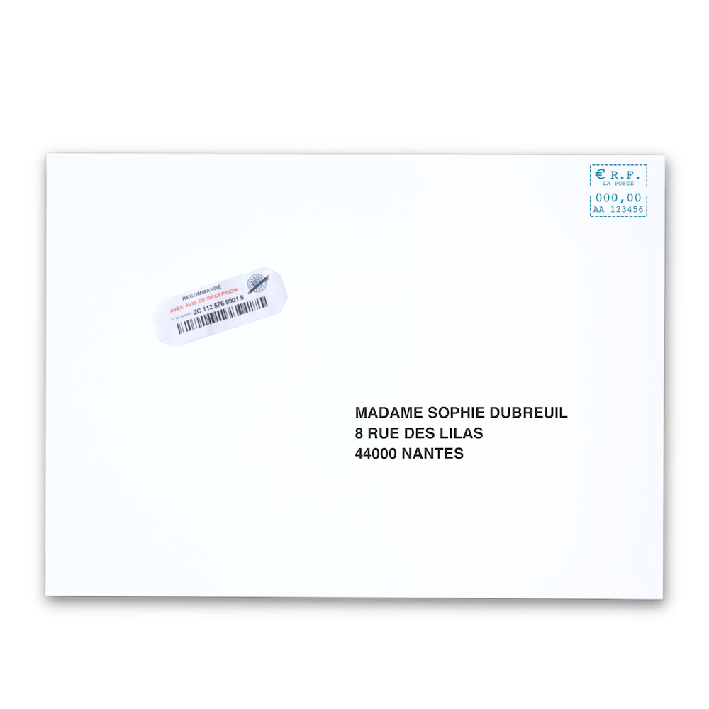 Enveloppe C4 Bureaudeposte.net avec sticker de suivi de recommandé manuel collé